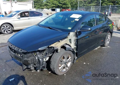 2018 Hyundai Elantra Value Edition z USA, uszkodzony, nr VIN 5NPD84LFXJH382687